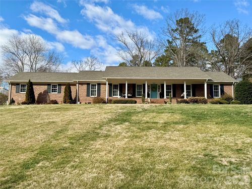 2809 Twinfield Dr, Concord, NC, 28025-8773 | Card Image