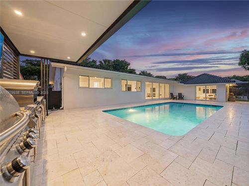 8451 Dundee Ter, Miami Lakes, FL, 33016-1406 | Card Image