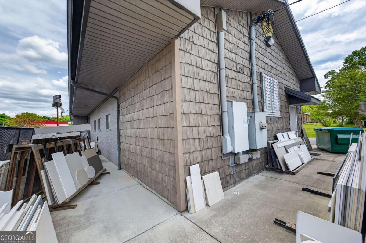 Commercial Sale in Adairsville