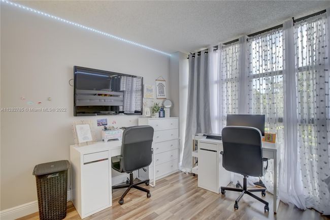 231 - 600 Parkview Dr, Condo with 3 bedrooms, 2 bathrooms and null parking in Hallandale Beach FL | Image 20