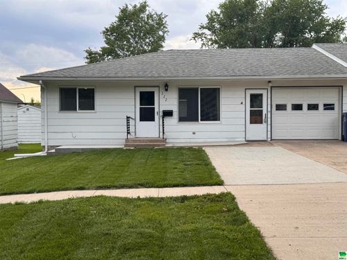 222 Burlington St, Kingsley, IA, 51028-5043 | Card Image