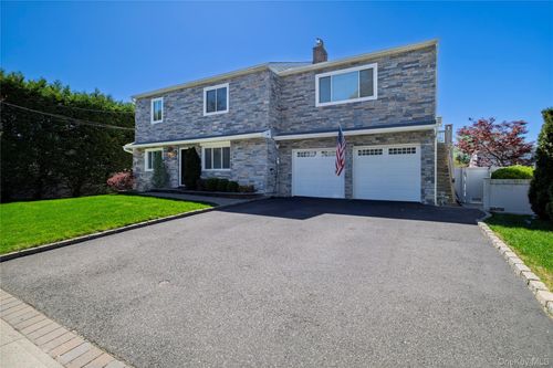 140 Baltimore Ave, Massapequa, NY, 11758-4126 | Card Image