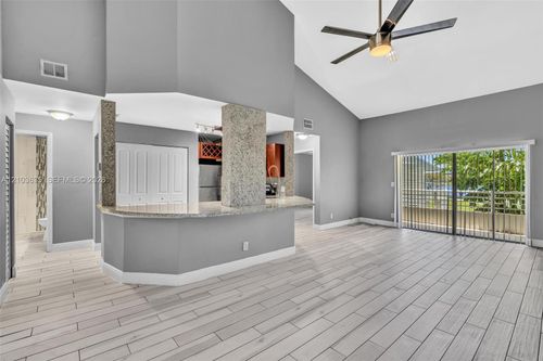 201-3417 Nw 44th St, Lauderdale Lakes, FL, 33309-4274 | Card Image
