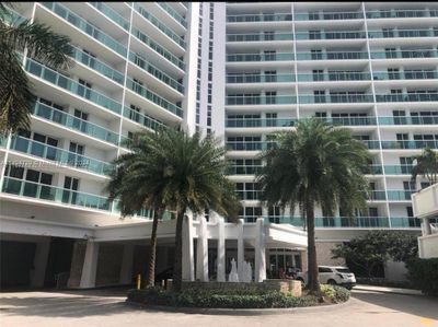 229 - 100 Bayview Dr, Condo with 2 bedrooms, 2 bathrooms and null parking in Sunny Isles Beach FL | Image 1