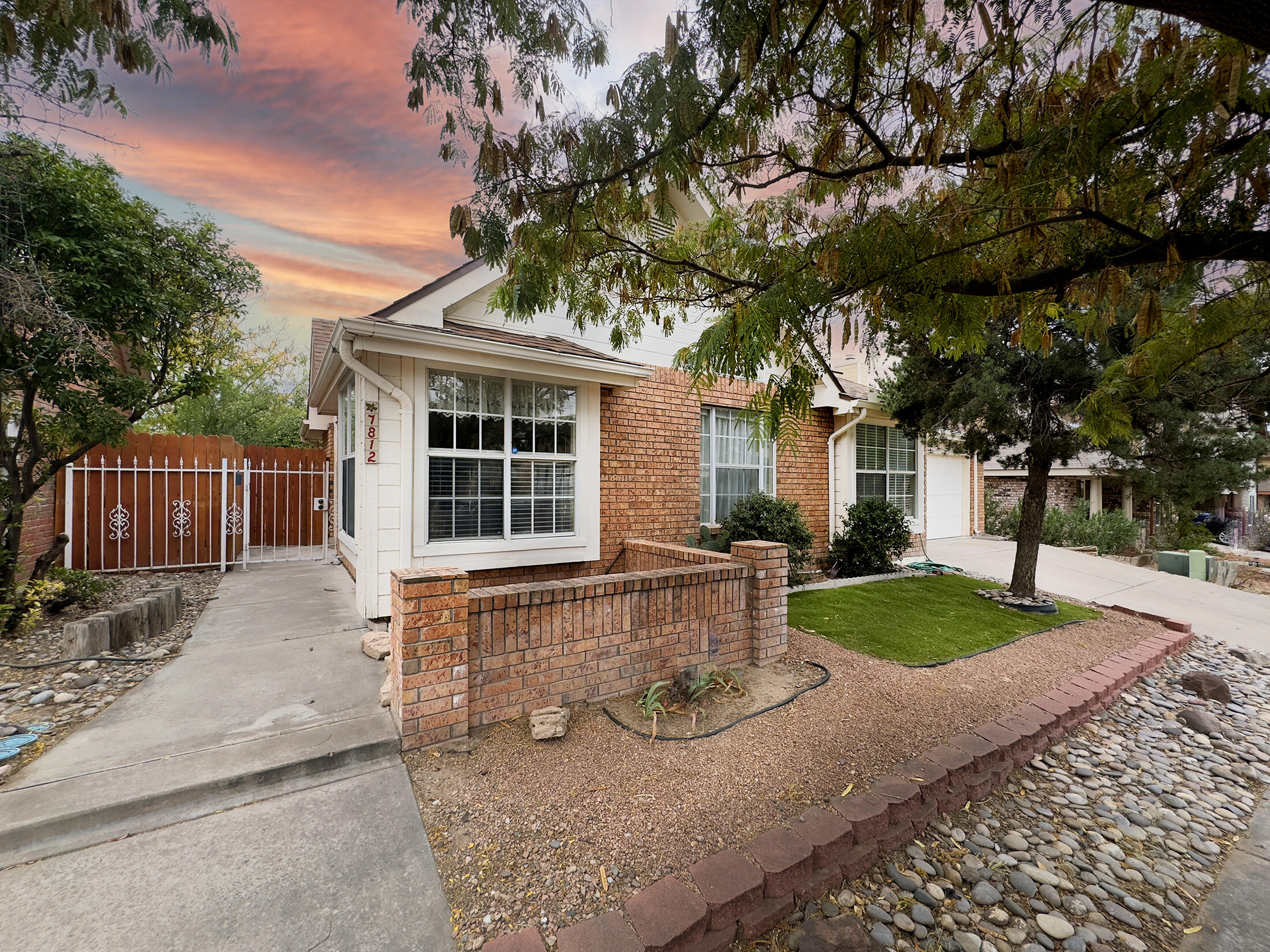 Redberry St, Albuquerque, NM 87120