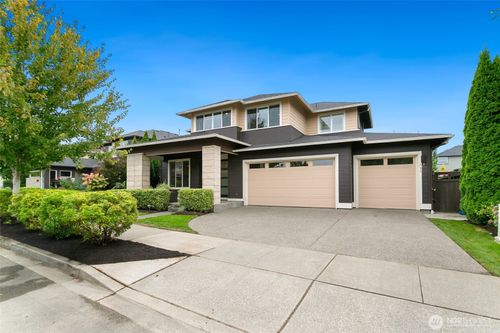 751 Se 11th St, North Bend, WA, 98045-5004 | Card Image