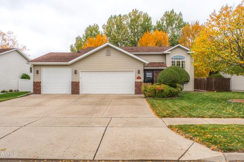 855 San Angelo Drive, Bismarck, ND, 58504 | Card Image