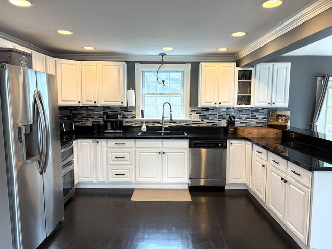 121 Saint Marie St, House other with 4 bedrooms, 3 bathrooms and null parking in Manchester NH | Image 13