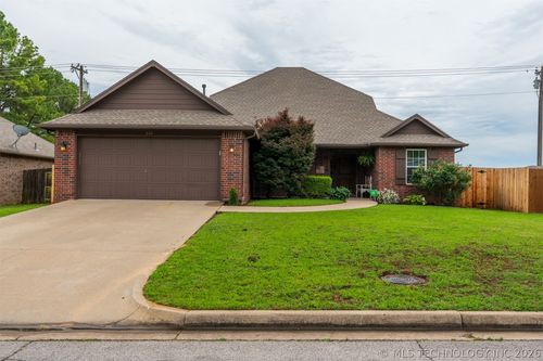 110 Dogwood Drive, Mannford, OK, 74044 | Card Image
