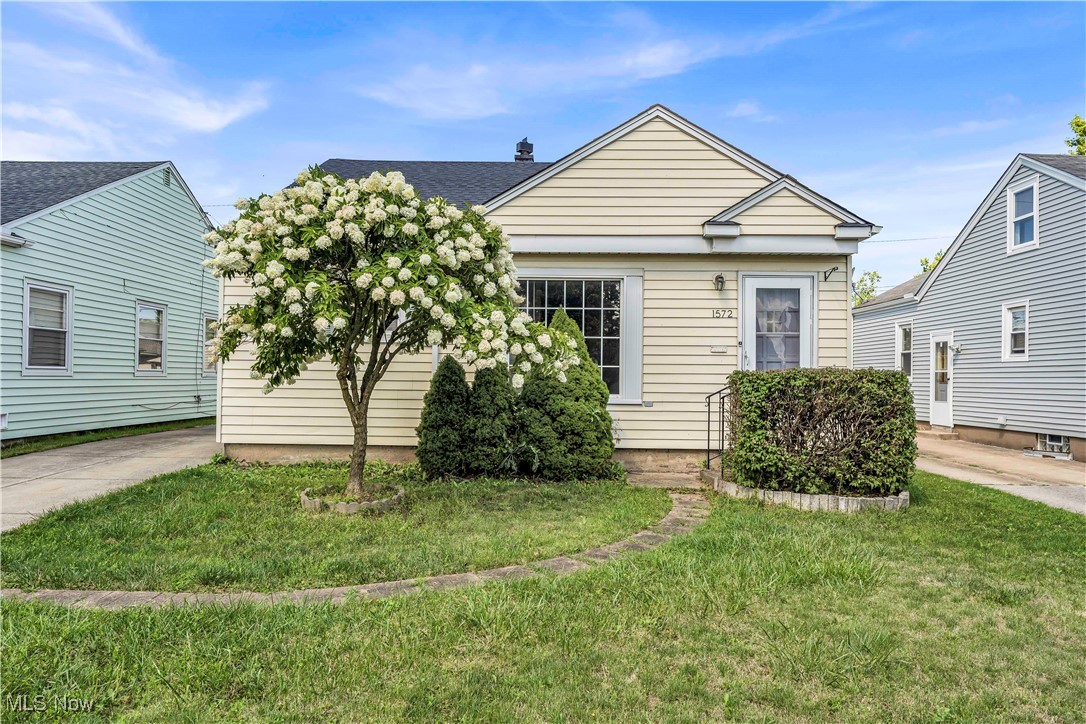 Woodrow Ave, Cleveland, OH 44124