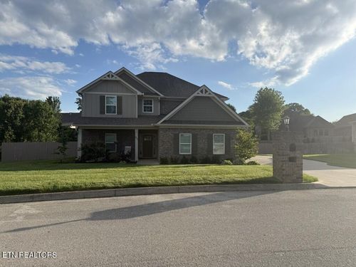 811 Yosemite Dr, Lenoir City, TN, 37771-8291 | Card Image