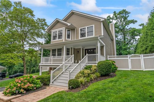 10 Northwood Cir, Halesite, NY, 11743-1340 | Card Image