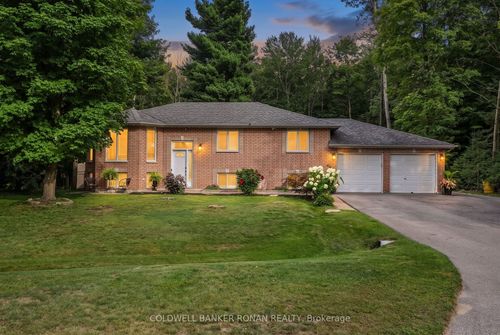 57 Pine Park Blvd, Everett, ON, L0M1J0 | Card Image