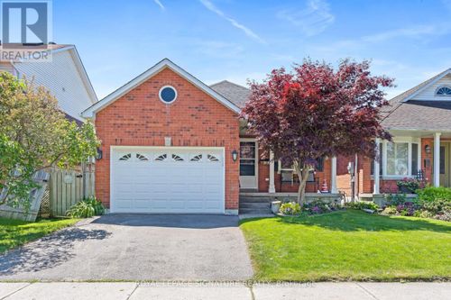 29 Newport Avenue, Clarington (Courtice), ON, L1E2B8 | Card Image