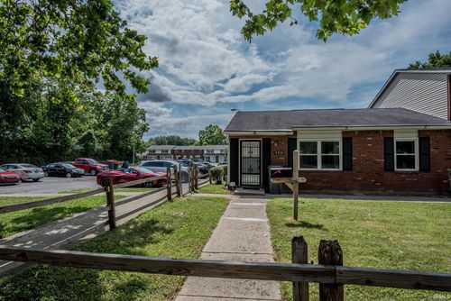 4216 Moller Road, Indianapolis, IN, 46254-2002 | Card Image