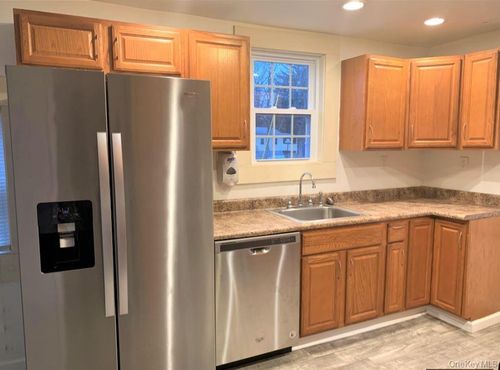31 Charles St, Montgomery, NY, 12549-1003 | Card Image