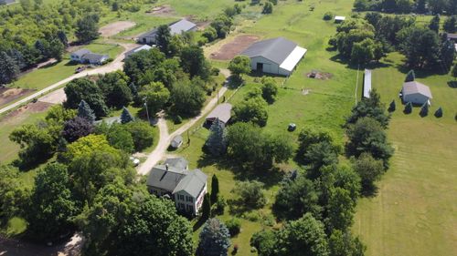 9923 Sharon Hollow Rd, Manchester, MI, 48158-9671 | Card Image