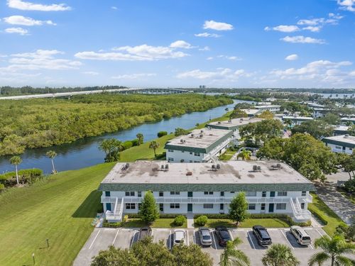 10m-2800 Indian River Boulevard, Vero Beach, FL, 32960 | Card Image