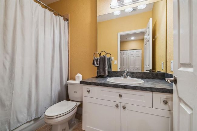 Hall Bath Upstairs | Image 41