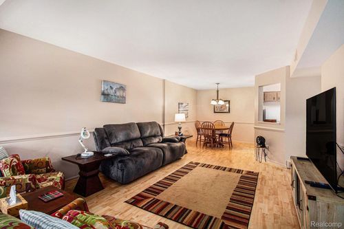 167-61043 Greenwood Dr, South Lyon, MI, 48178-1722 | Card Image