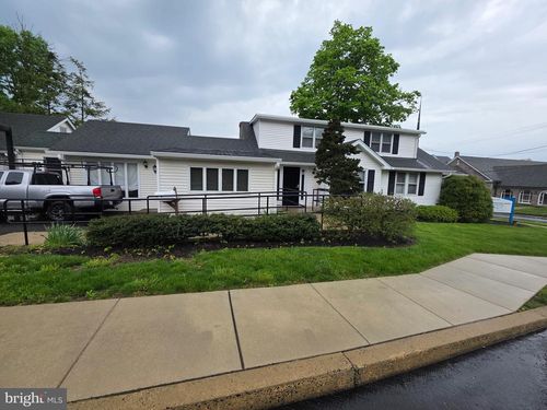 300 Spruce St, DOYLESTOWN, PA, 18901-3818 | Card Image