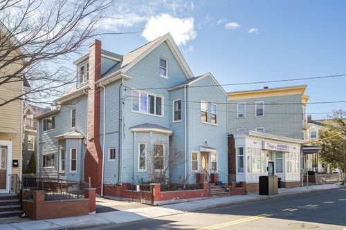 34 Summer St, Somerville, MA, 02143-1701 | Card Image
