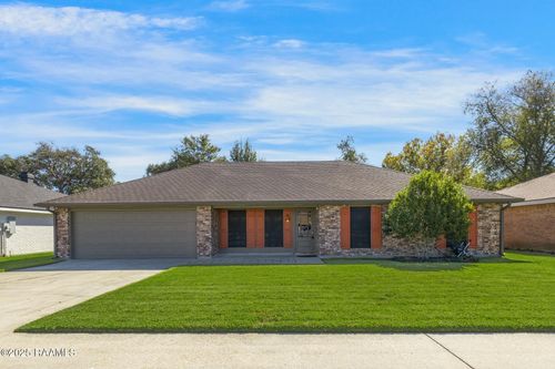 106 Parsonage Ln, Lafayette, LA, 70503-5932 | Card Image