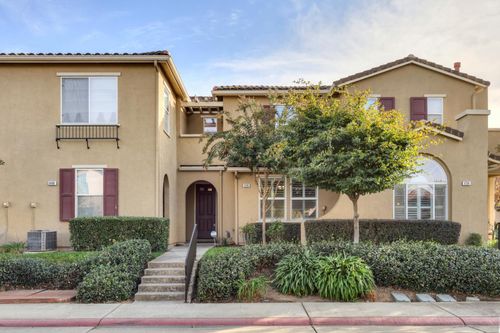 8398 Crystal Walk Cir, Elk Grove, CA, 95758-8087 | Card Image