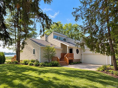 1825 Long Pointe Dr, Bloomfield Hills, MI, 48302-0740 | Card Image