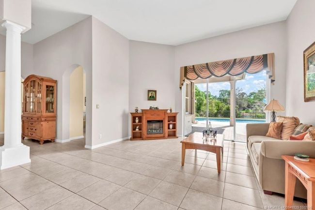 2712 Sw Bear Paw Trl, House other with 4 bedrooms, 3 bathrooms and 3 parking in Palm City FL | Image 15