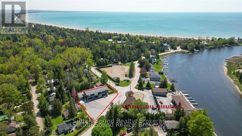 68 Sauble Falls Rd, Sauble Beach, ON, N0H2G0 | Card Image