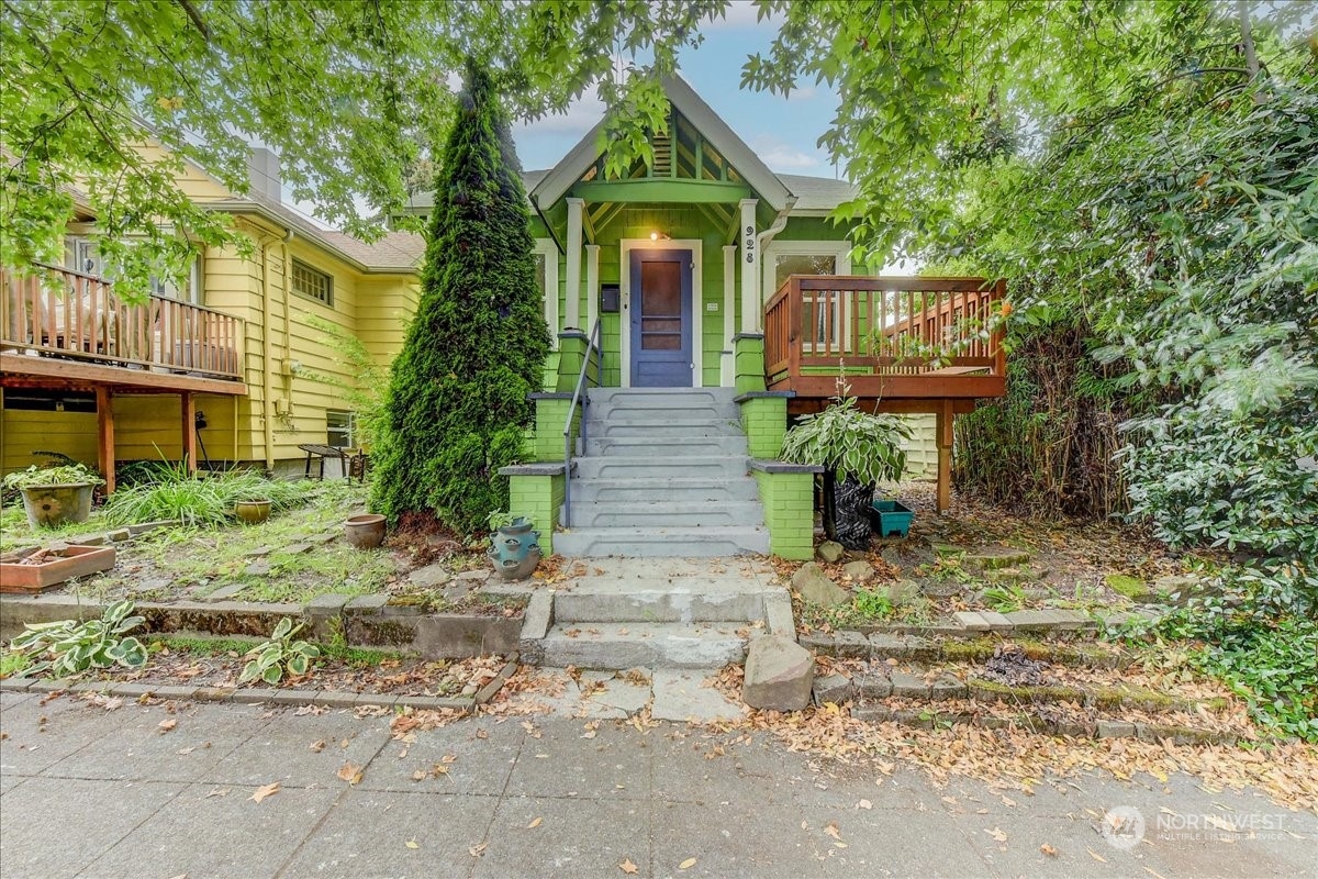 75th St, Seattle, WA 98103