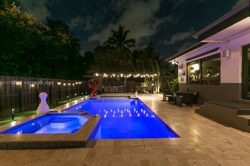 9555 Nw 2nd Ave, Miami Shores, FL, 33150-1705 | Card Image