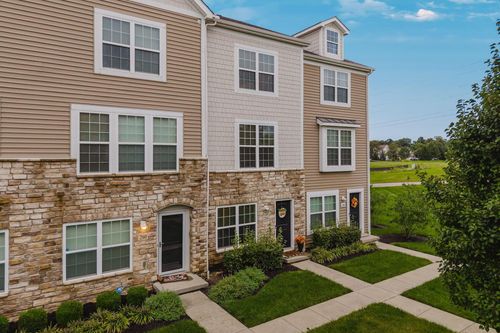264 Autumn Ridge Cir, Pickerington, OH, 43147-7839 | Card Image