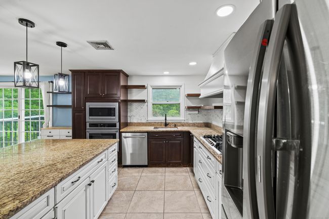 21 Sunnyside Dr, House other with 3 bedrooms, 3 bathrooms and null parking in Northford CT | Image 10