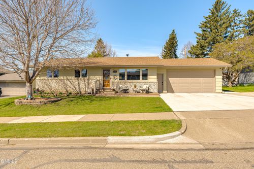 1134 N 27th St, Bismarck, ND, 58501-3124 | Card Image