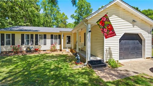 645 Shellhabour Blvd, Rural Hall, NC, 27045-9756 | Card Image