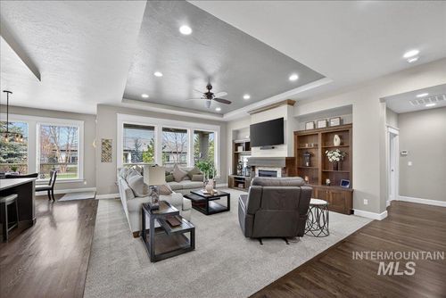 3552 W Star Hollow Dr, Meridian, ID, 83646-4991 | Card Image
