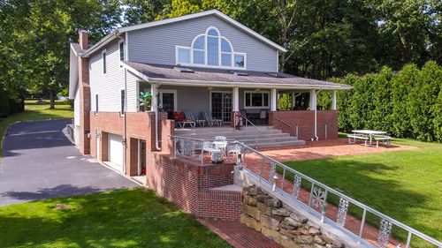 910 Latonka Dr, Mercer, PA, 16137-9745 | Card Image