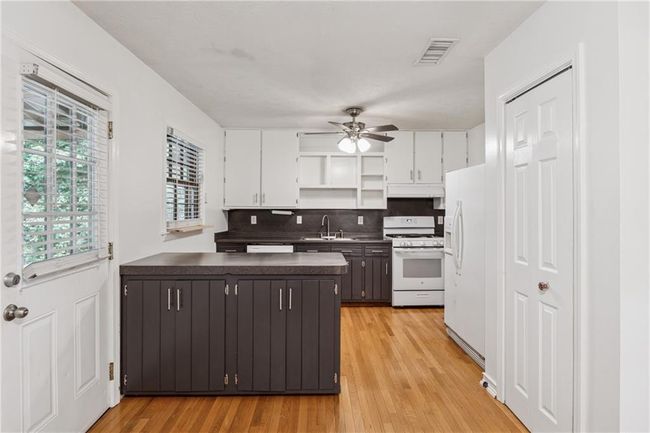 3123 Deshong Dr, House other with 4 bedrooms, 2 bathrooms and 1 parking in Stone Mountain GA | Image 8