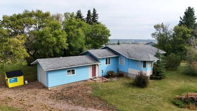 25566 Highway 42, House detached with 4 bedrooms, 2 bathrooms and null parking in Red Deer County AB | Image 1