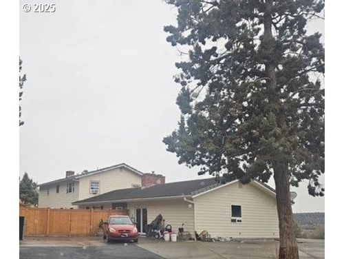 135 Ne Short Ln, Prineville, OR, 97754-9622 | Card Image