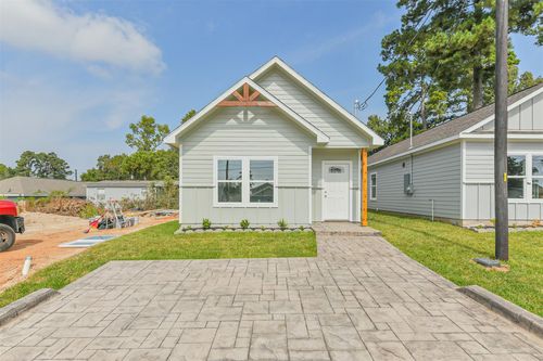 16922 W Forrestal, Montgomery, TX, 77316-6711 | Card Image