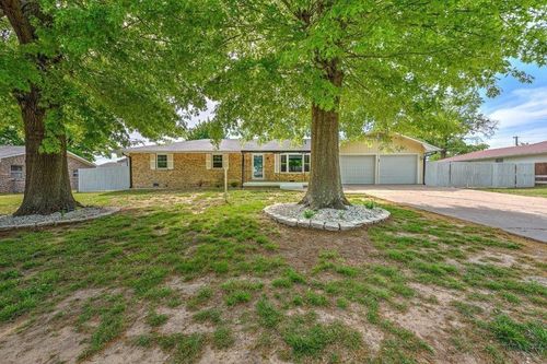 1902 S 16th St, Rogers, AR, 72758-6222 | Card Image