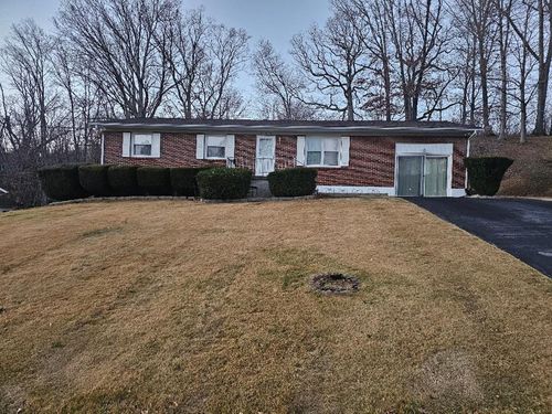 215 W Mountain View Ave, Bluefield, VA, 24605-9232 | Card Image