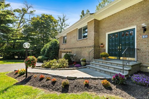40 Penny Ln, Scarsdale, NY, 10583-3210 | Card Image