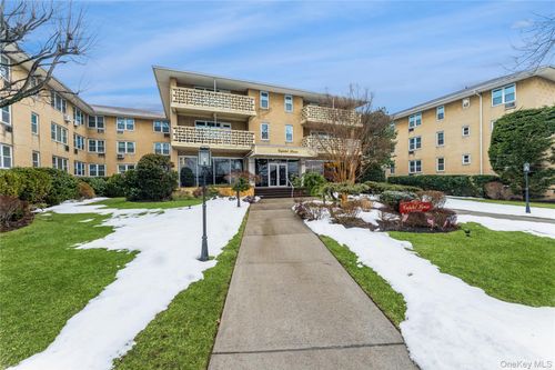 apt-111-490 Atlantic Ave, East Rockaway, NY, 11518-1438 | Card Image