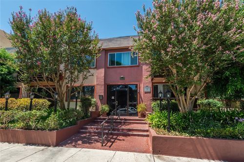 20-5349 Newcastle Ave, Encino, CA, 91316-3041 | Card Image