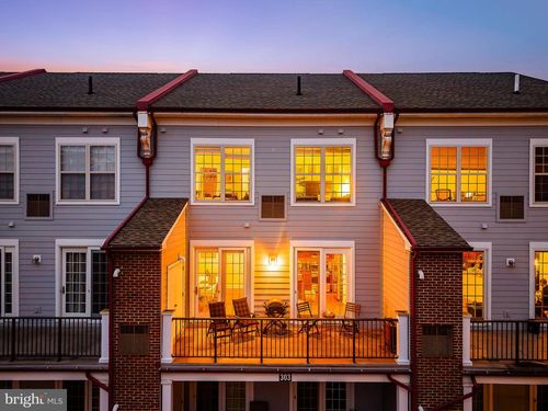 303 Captains Way, PHILADELPHIA, PA, 19146-5208 | Card Image