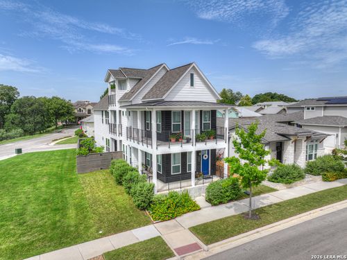 605 Creekside Cmn, New Braunfels, TX, 78130-0498 | Card Image